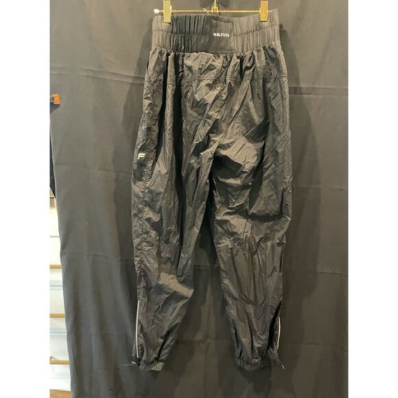 Fabletics Ultra High-Waisted Piped Nylon Pant Black Size Small - Picture 3 of 3